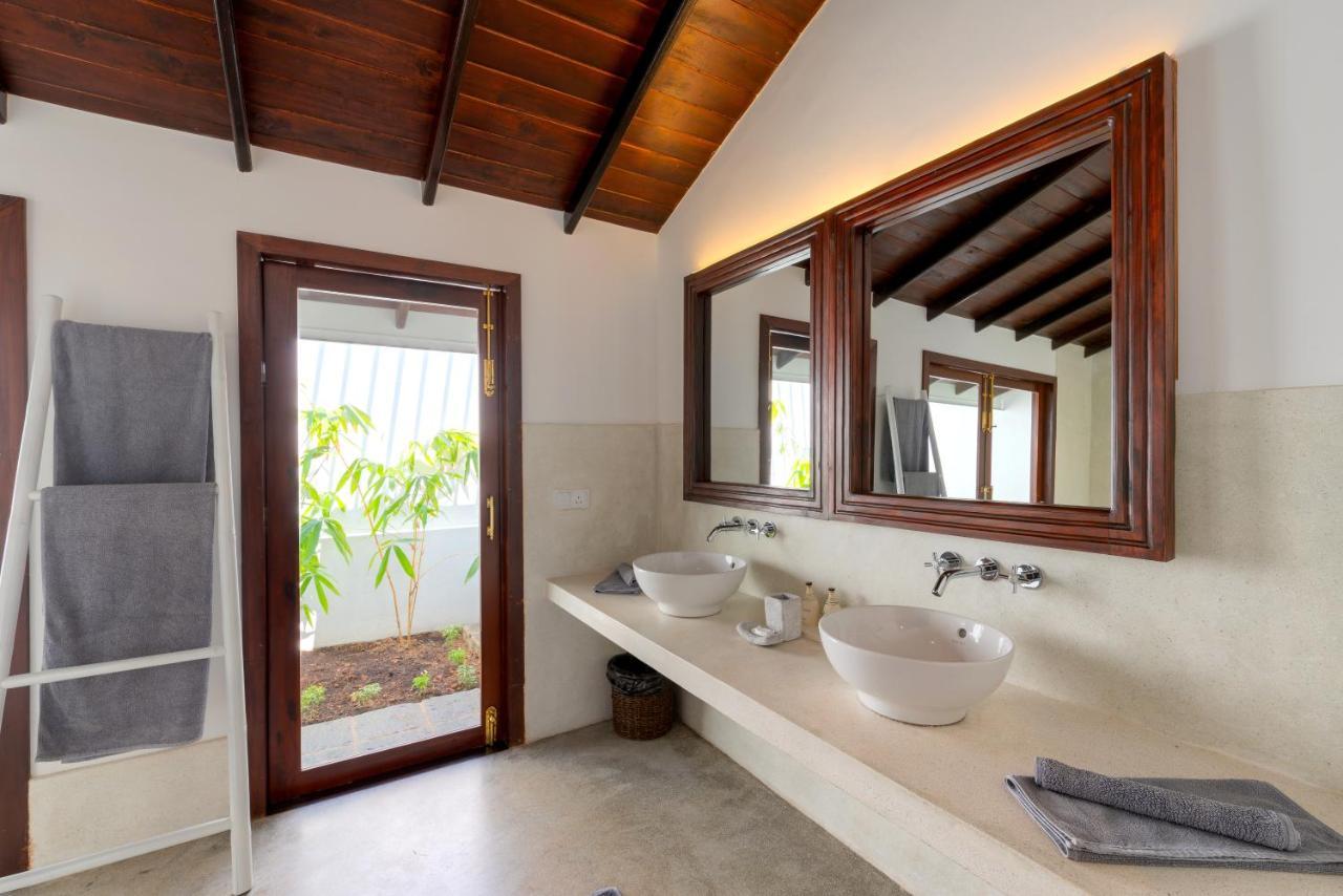 Saltasia Boutique Beach Villa Mirissa Buitenkant foto