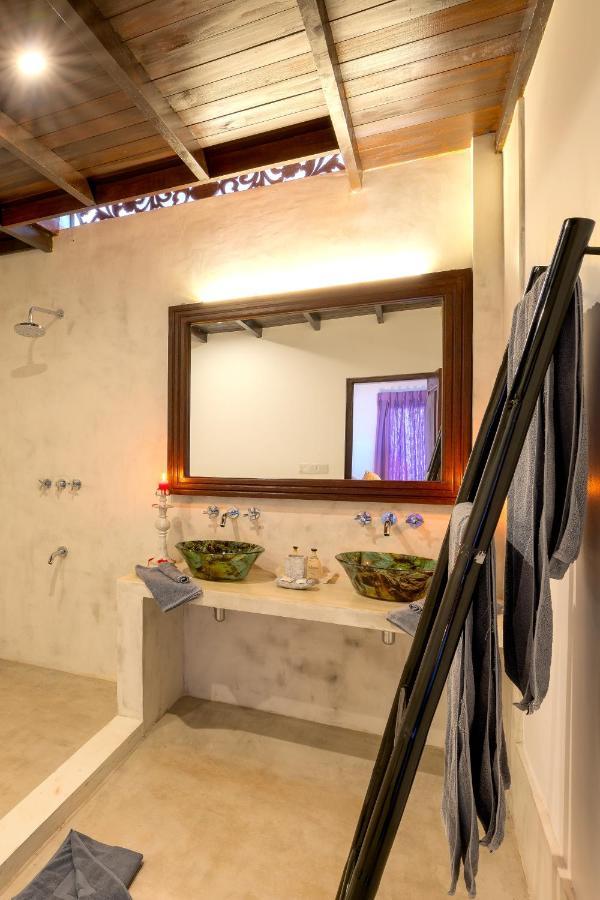 Saltasia Boutique Beach Villa Mirissa Buitenkant foto